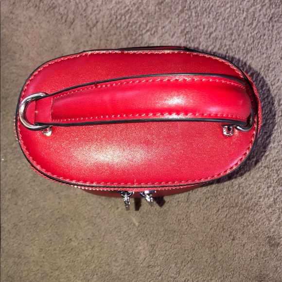 Red structured handbag - Picture 2 of 3